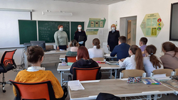 Краснояружские полицейские провели лекцию в образовательном комплексе «Слобожанщина»