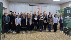 Ученики Ракитянского района посетили передвижную выставку #Герои_СВечнО_русским_сердцем