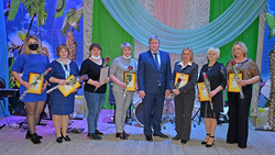 Андрей Миськов поздравил краснояруженок с Международным женским днём