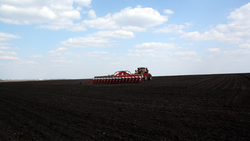 Ракитянские и краснояружские аграрии приступили к весенним полевым работам