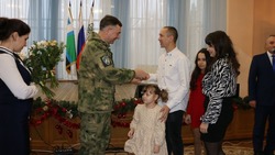 Власти вручили ракитянцам ключи от нового жилья