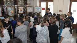 Ракитянские школьники посетили выставку «Любовь к родному краю»