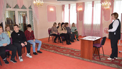 Краснояружские школьники посетили заседание семейно-консультационного центра при отделе ЗАГС