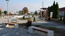 Специалисты завершили реконструкцию центральной площади в Красной Яруге