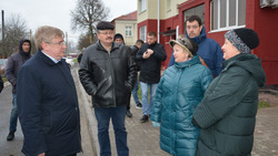 Андрей Миськов проверил капремонт МКД в Красной Яруге вместе с жильцами
