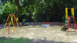 Детская площадка и игровой уголок появились в посёлке в рамках программы «65 добрых дел»