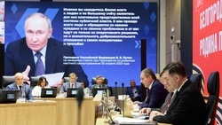 Вячеслав Гладков рассказал о реализации планов по вовлечению в трудовую занятость подростков
