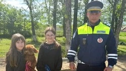 Краснояружские госавтоинспекторы поздравили ребят с Днём защиты детей