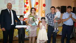Трое ракитянок получили Почётный знак Белгородской области «Материнская слава»
