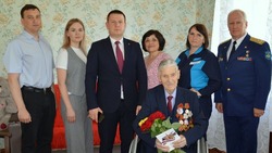 Глава администрации Краснояружского района встретился с участником Великой Отечественной войны 