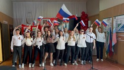 Ракитянские студенты стали участниками смотра строя и песни  «Плечом к плечу»