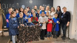 Жители Краснояружского района открыли мастерскую по плетению маскировочных сетей 