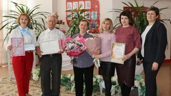 Власти Ракитянского района поздравили семью из Бобравы с золотой свадьбой