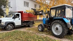 Работники Краснояружского зеленстроя ведут активное благоустройство района