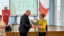 Власти Ракитянского района вручили жителям муниципалитета знаки отличия ГТО