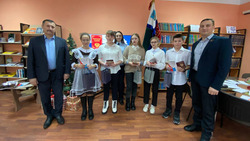 Пятеро краснояружских школьников получили паспорта граждан РФ
