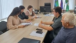 Специалисты ракитянской избирательной комиссии зарегистрировали кандидатов в депутаты