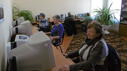 Набор на компьютерные курсы стартовал в Краснояружской центральной библиотеке