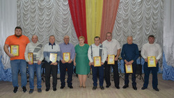 Власти Краснояружского района поздравили лучших работников транспортной системы