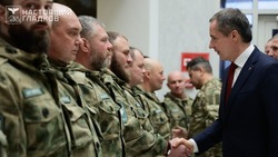 Вячеслав Гладков: вручили бойцам добровольческого отряда «БАРС-Белгород» медали 