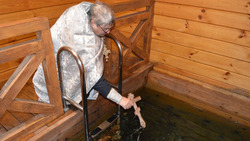 Около 200 жителей Краснояружского района окунулись в купели на Крещение