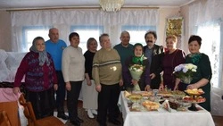 Власти Ракитянского округа поздравили с 95-летием жительницу села Нижние Пены