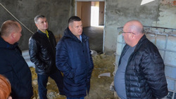 Власти Ракитянского района проверили ход ремонта Центра культурного развития