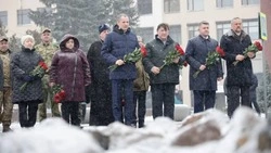 Вячеслав Гладков возложил цветы в память о жертвах трагедии на Камышитовом заводе