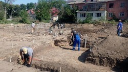 Группа археологов раскопала монеты 400-летней давности в центре Белгорода